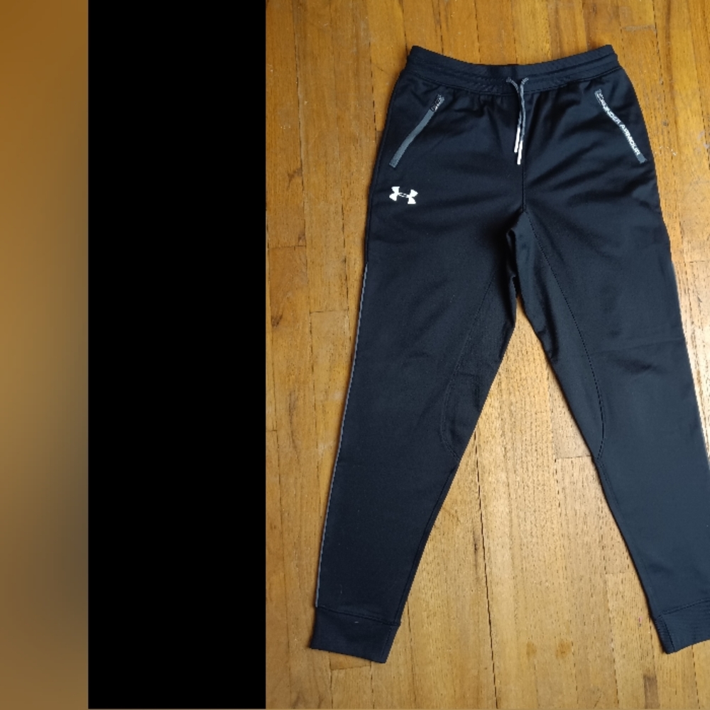 Under Armour youth Large joggers